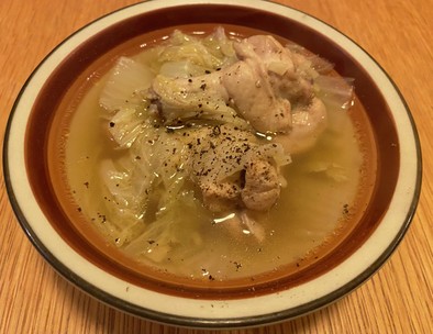 白菜と鶏手羽のスープの写真