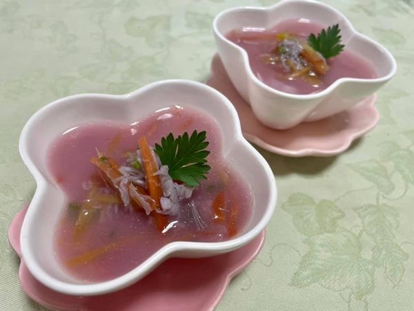 スティック人参とイタリアンパセリのスープの画像