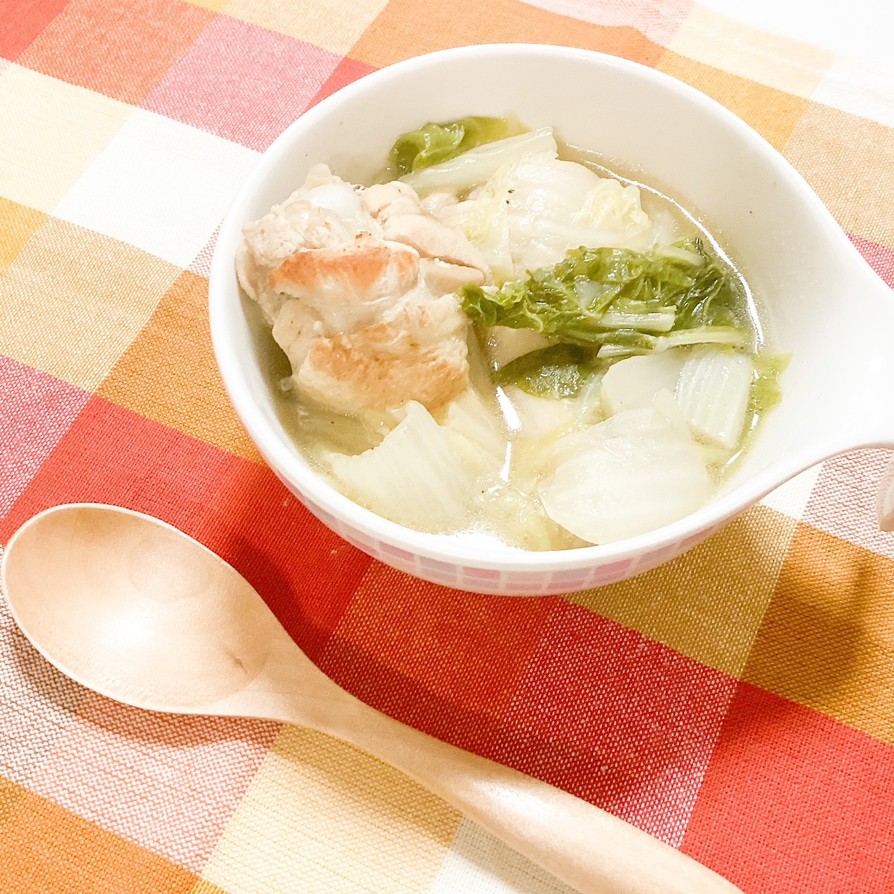 白菜と鶏のスープの画像