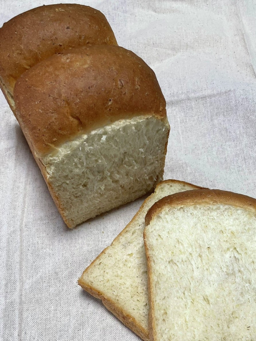 オートミールのふわふわ食パンの画像