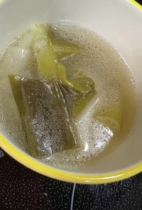 長ネギのクタクタ中華スープ
