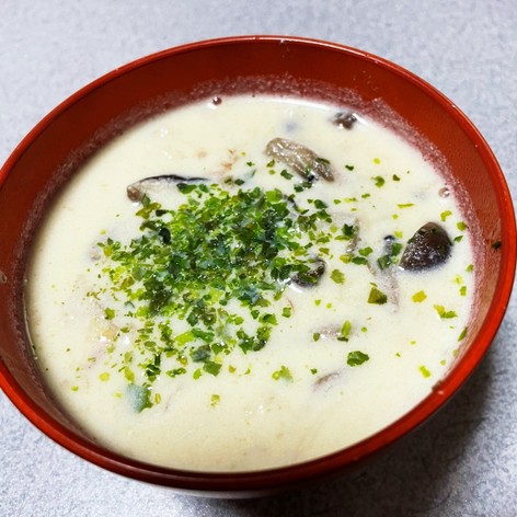 イロイロきのこと豆乳の塩麹スープ(和風)