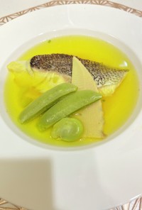 春野菜と鯛で。サフランのご馳走スープ