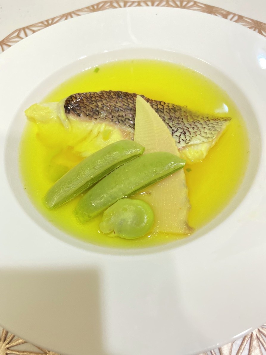 春野菜と鯛で。サフランのご馳走スープの画像