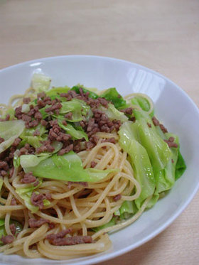 春キャベツとひき肉のペペロンチーノ