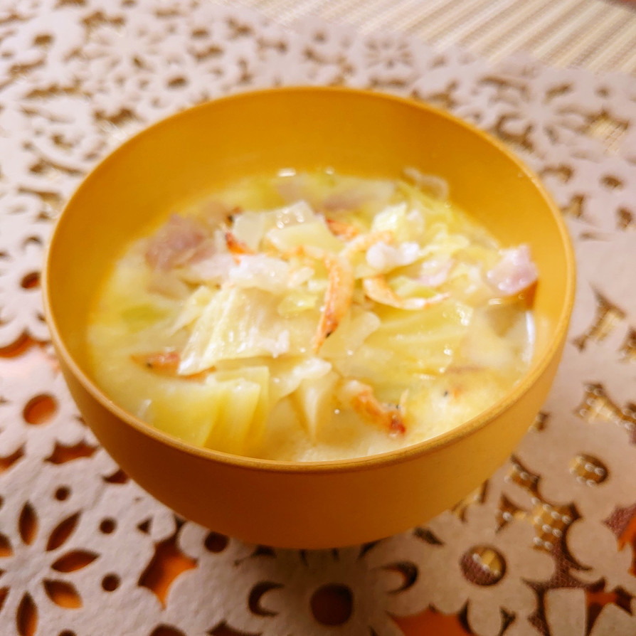 きゃべつと桜えびの豆乳スープの画像
