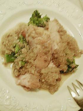 茸ペーストで煮込んだチキンソテー