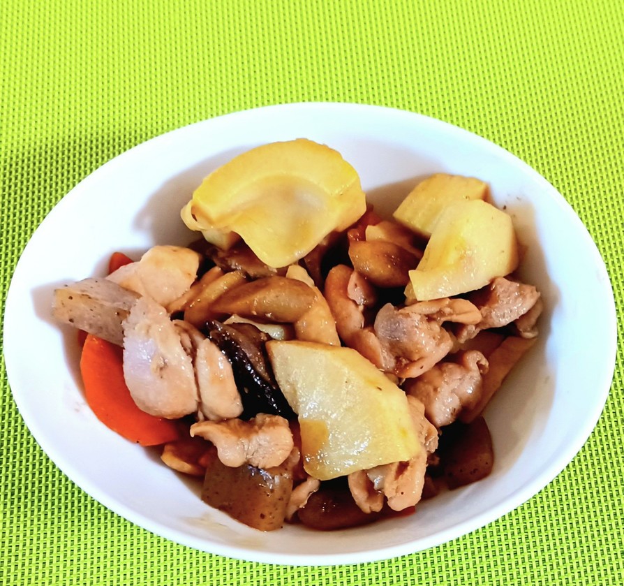 タケノコと鶏肉の煮物の画像