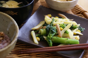 菜の花とじゃがいもの塩ソテー