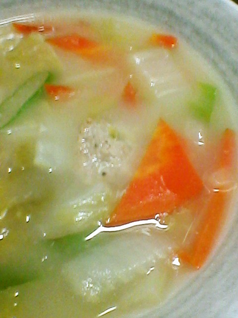 野菜たっぷり！レンチン味噌スープの画像