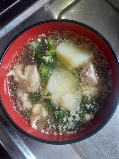 簡単★鶏胸肉と冷凍野菜のスープの写真