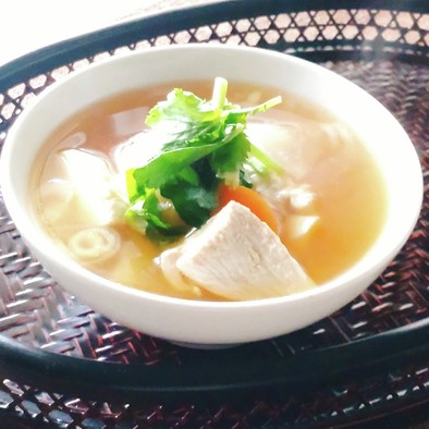 鰹だし★鶏胸肉の体に優しい根菜スープの写真