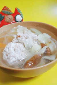 キャベツと鶏団子の中華スープ
