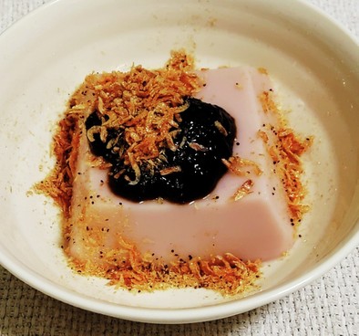 “海苔の佃煮のせ春の麗らか桜エビ豆腐”の写真