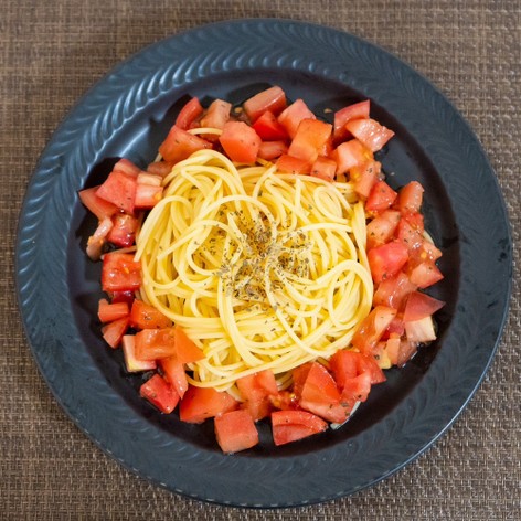 黒糖でつくる冷製トマトパスタ 