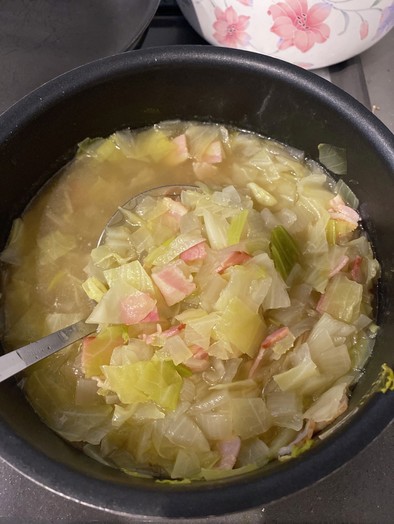 角切り野菜のコンソメスープの写真
