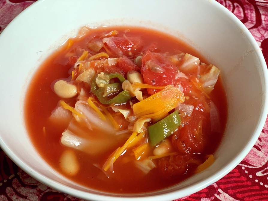 野菜とトマトスープの画像