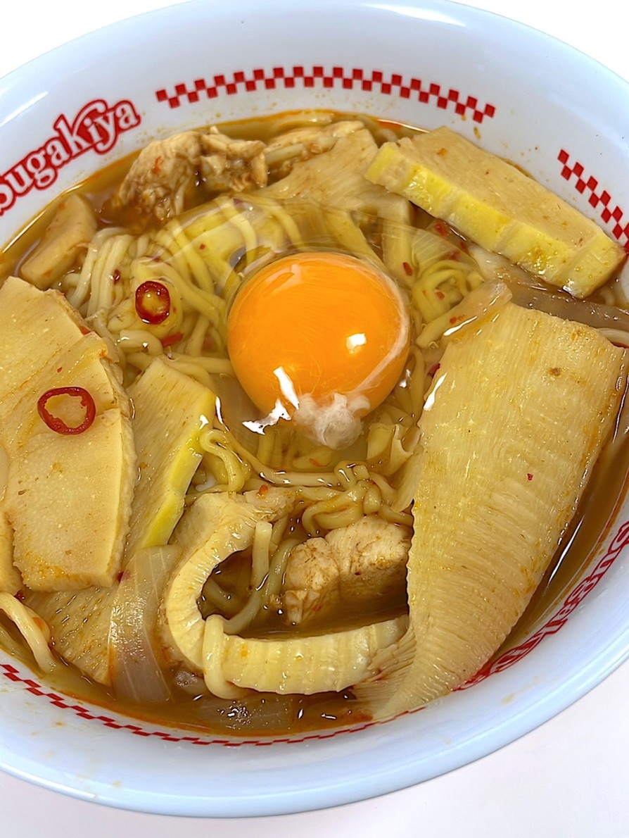 筍と玉葱と卵と鶏肉の親子台湾風ラーメンの画像