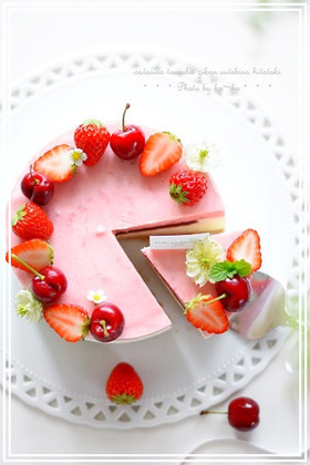 いちごムースとレアチーズケーキ
