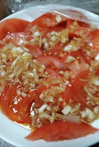 新玉ねぎとトマトのマリネ風サラダ