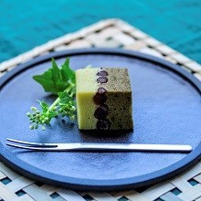 緑茶とわさびの浮島（和風蒸しケーキ）の画像