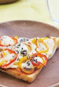 絹厚揚げのパプリカのピザ