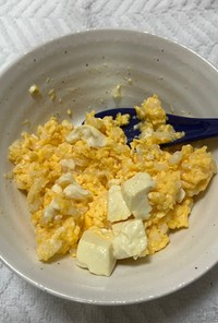 【離乳食後期】豆腐と卵のチーズチャーハン