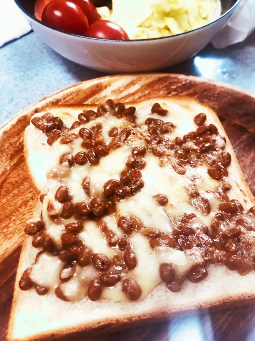 納豆チーズトーストの画像