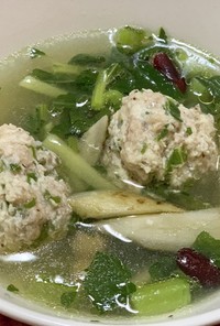 減塩鶏団子と大根菜の塩麹スープ