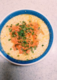 鍋つゆ卵とほぐし鮭の簡単オートミール雑炊