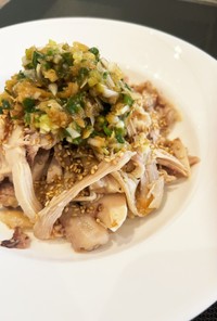 蒸し鶏のネギ生姜ソース　-　香港スタイル