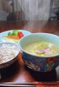春野菜とベーコンの味噌スープ