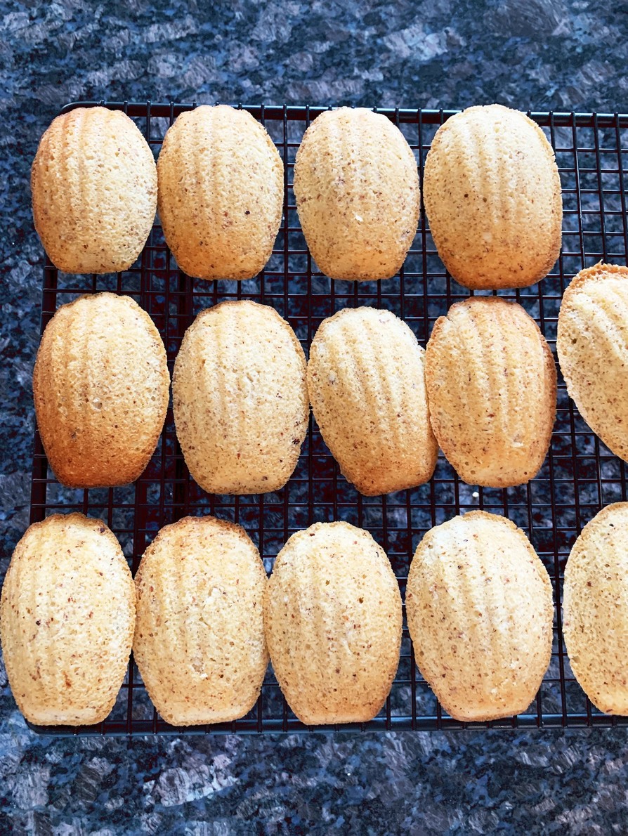 レモン風味のマドレーヌクッキーの画像