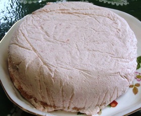 イチゴのムースケーキ