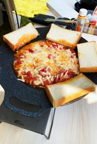 トマトとチーズのピザ風トースト