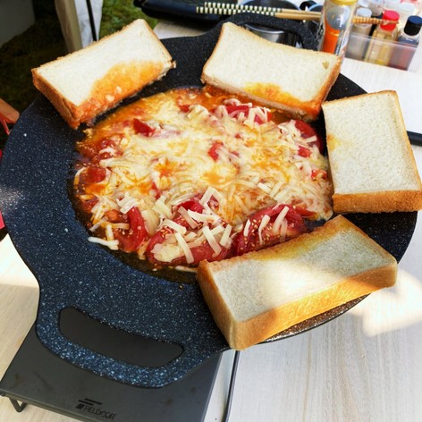 トマトとチーズのピザ風トースト