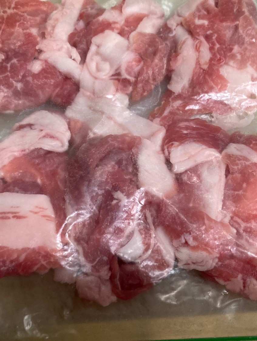 豚コマは，1キロまとめ買い小分け冷凍の画像
