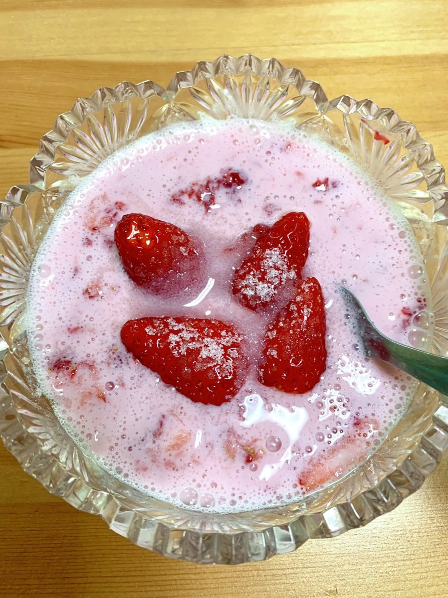 朝のフルーツ　５月　懐かしの苺〜牛乳がけの画像
