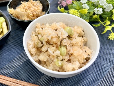低タンパク/枝豆×塩昆布で炊き込みご飯の写真