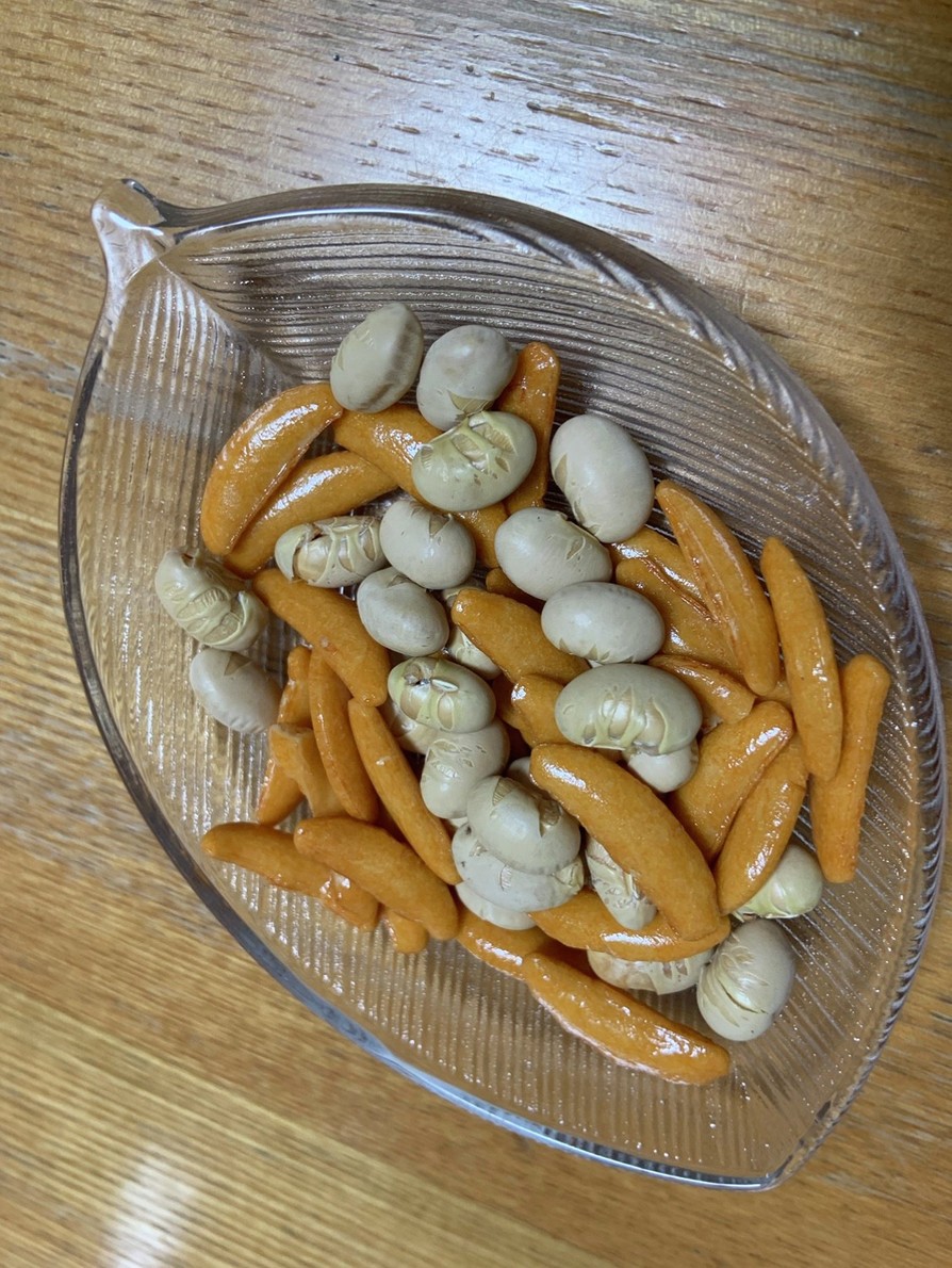 ヘルシーおつまみ☆炒り大豆＆柿の種の画像