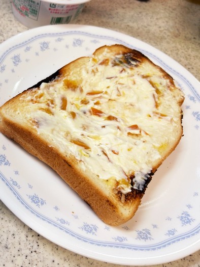 マスカルポーネ・伊予柑ピールのトーストの写真