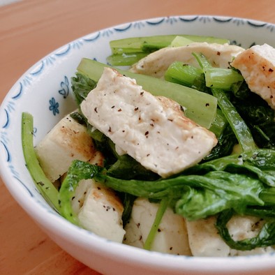 腸活♡小松菜と木綿豆腐の炒め物の写真