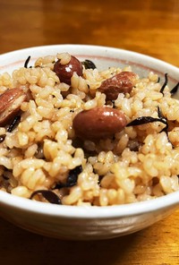 金時豆ヒジキ玄米ご飯(電気圧力鍋)