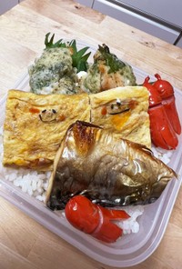 焼き鯖☆たっぷりツナマヨ入り卵焼きお弁当