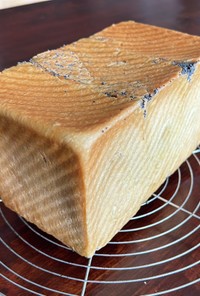 ケシの実入りデニッシュ食パン