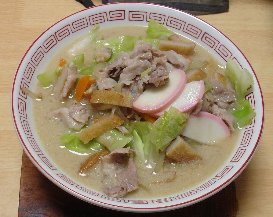 昔ながらの豚骨系スープの長崎ちゃんぽんの画像
