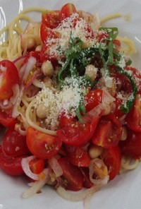 トマトとたまねぎ、大豆のカッペリーニ