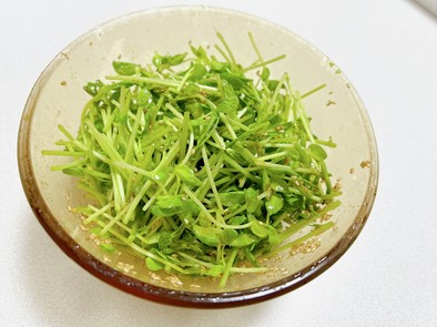 豆苗生サラダの写真