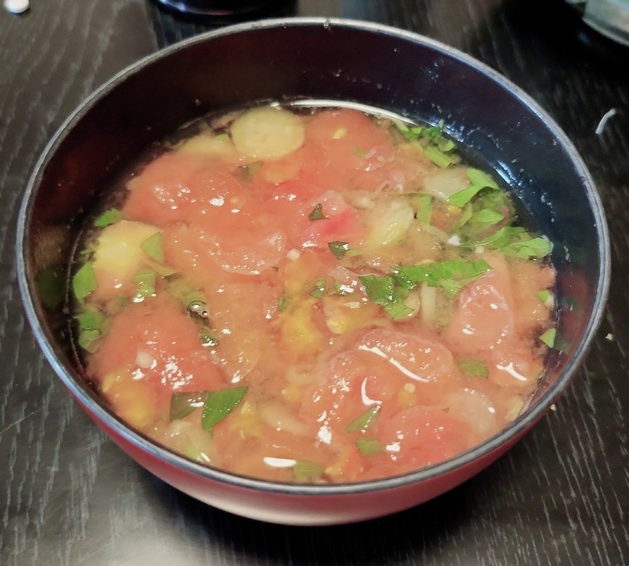 トマトたっぷり味噌汁の画像