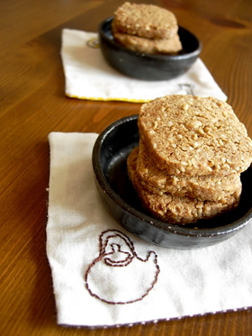 全粒粉とゴマのザクザククッキー